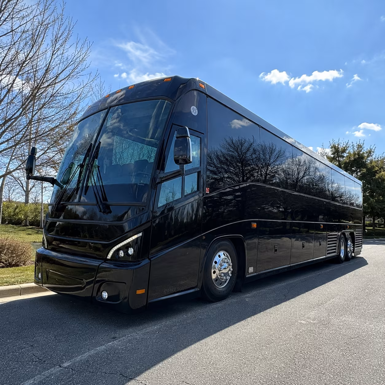 hotel shuttle buses and group transfers along the richmond corridor