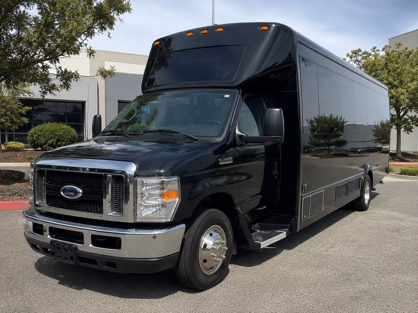 party bus transportation for richmond area proms