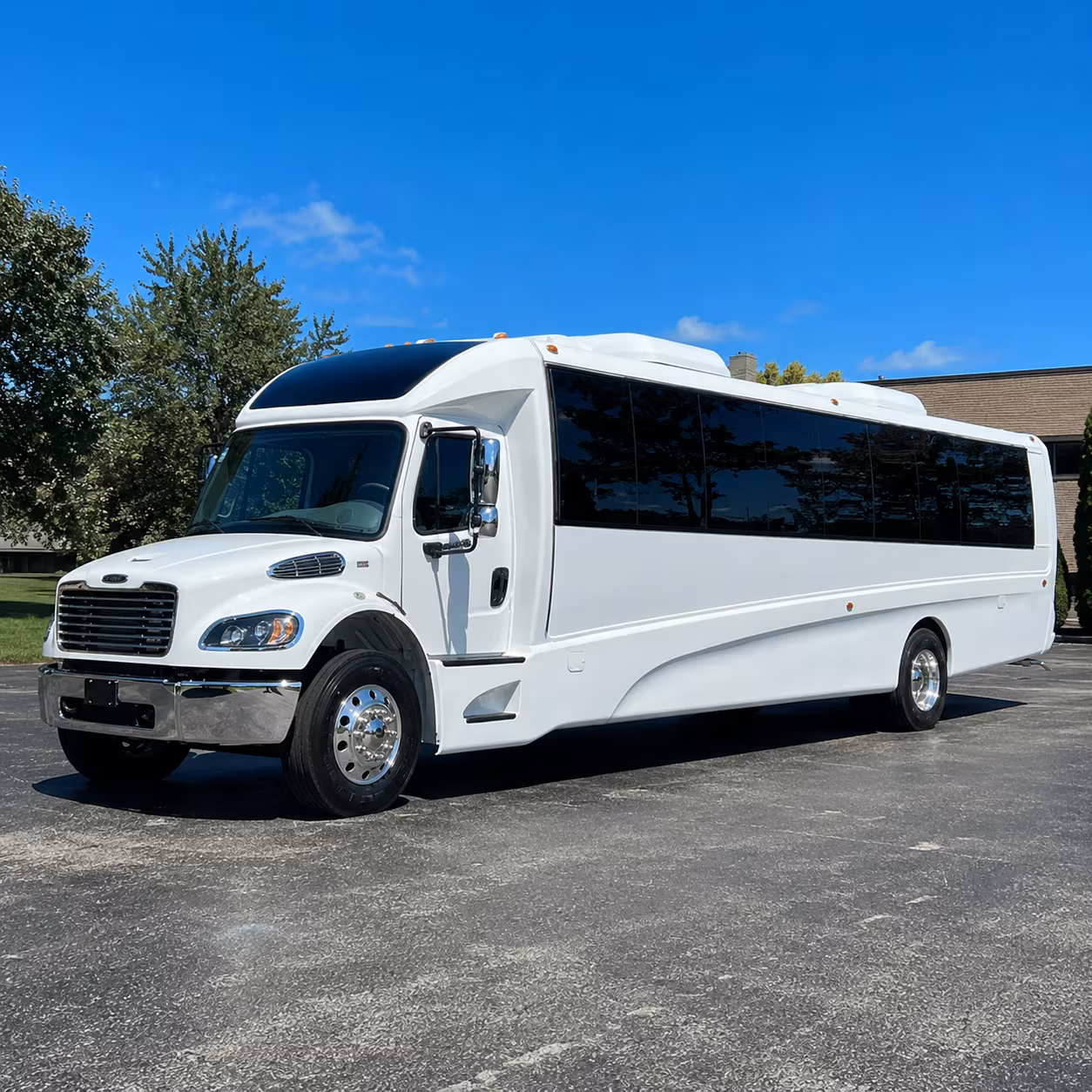 richmond 18 passenger minibus