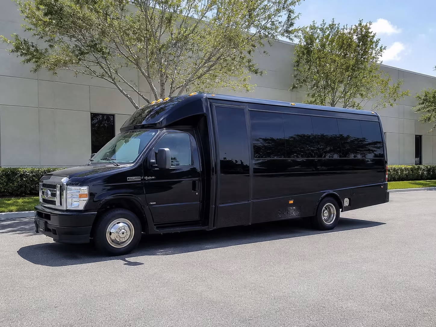 richmond airport transportation onboard seating